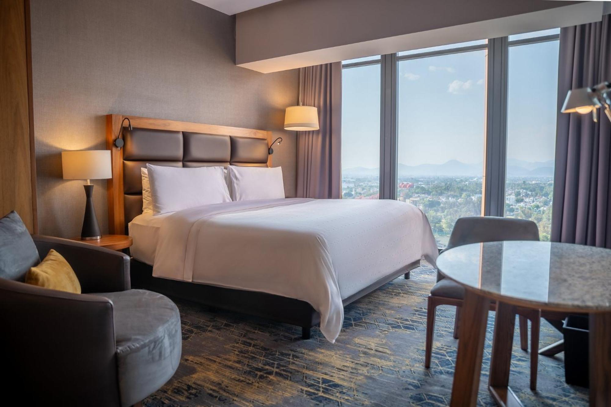 Fiesta Americana Viaducto Aeropuerto Mexico City Ngoại thất bức ảnh A guest room at the hotel