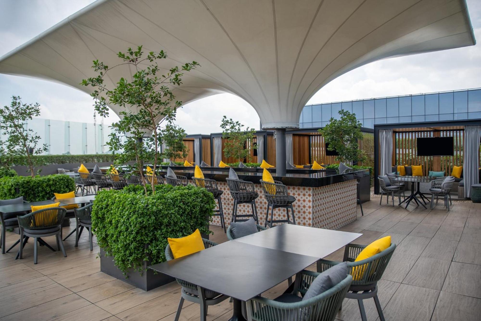 Fiesta Americana Viaducto Aeropuerto Mexico City Ngoại thất bức ảnh The rooftop bar